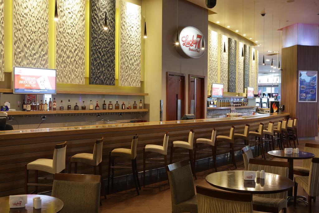 Hotel Dreams バルジビア エクステリア 写真 The bar at the 2012 World Series of Poker